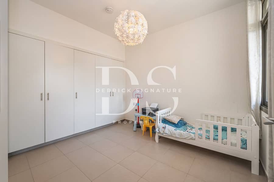 3BR Single Row | Top Location | Well Presented - Image 11