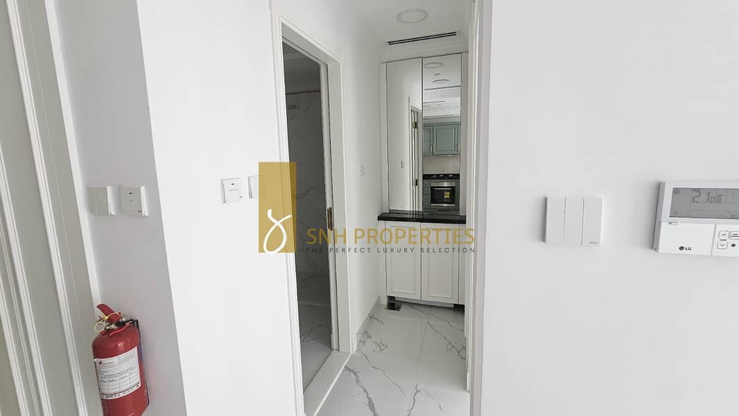 DIRECT POOL ACCESS| CHILLER FREE | SEMI FURNISHED - Image 10