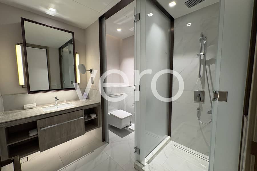 Luxury Living | Waterfront Views | Modern Design - Image 12