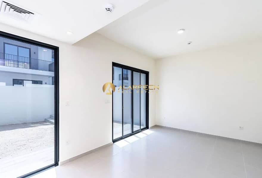 Chiller Free l Park Facing l Close to Exit