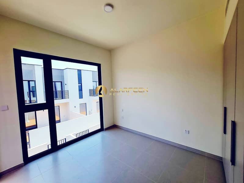 Chiller Free l Park Facing l Close to Exit