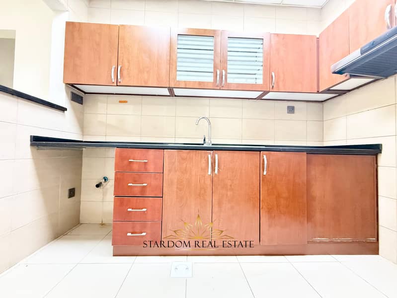 2 BR | SPACIOUS LAYOUT | VACANT - Image 14