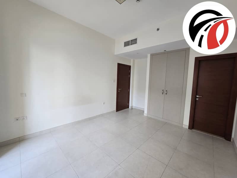 Burj Khalifa View | Ready to Move | Prime Location - Image 7