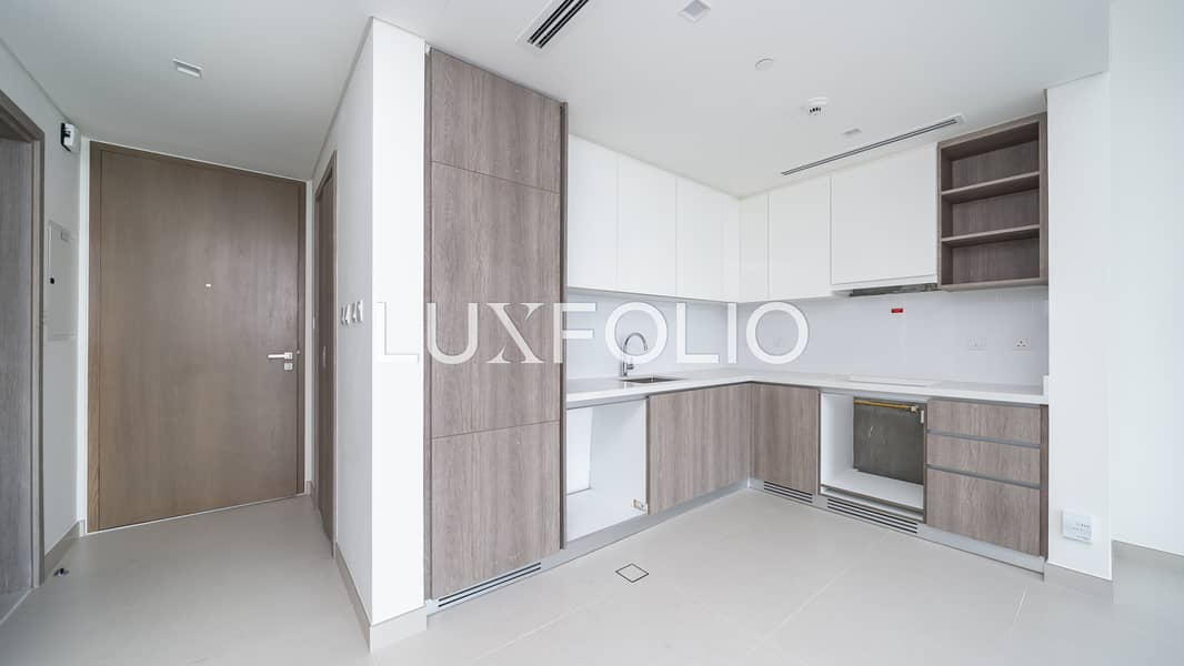 Spacious Unit | Full Marina View | Available Now - Image 9