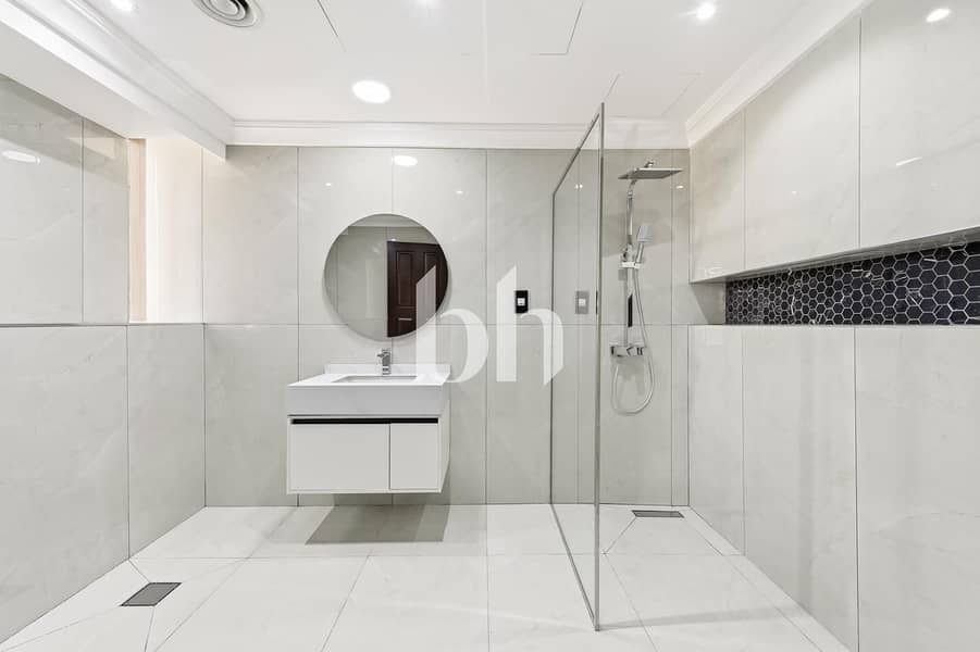 Upgraded Penthouse | Vacant | Panoramic Views - Image 19