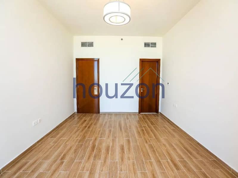Vacant 3BR + Maid | Sea + Canal | Burj View - Image 18