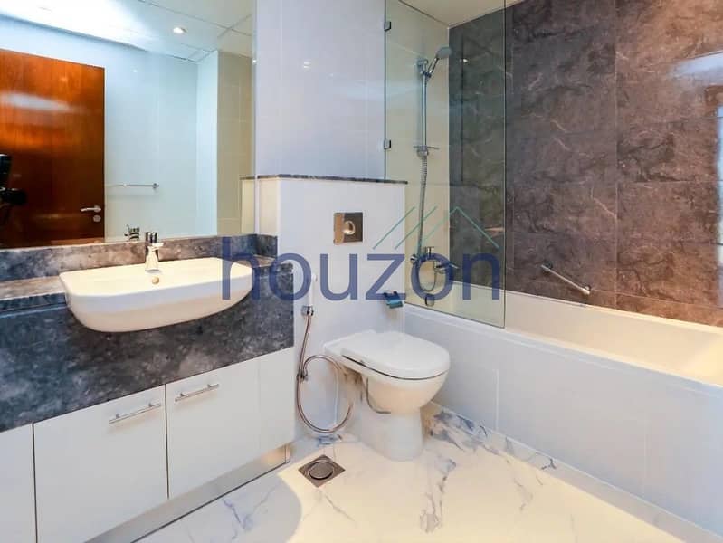 Vacant 3BR + Maid | Sea + Canal | Burj View - Image 24