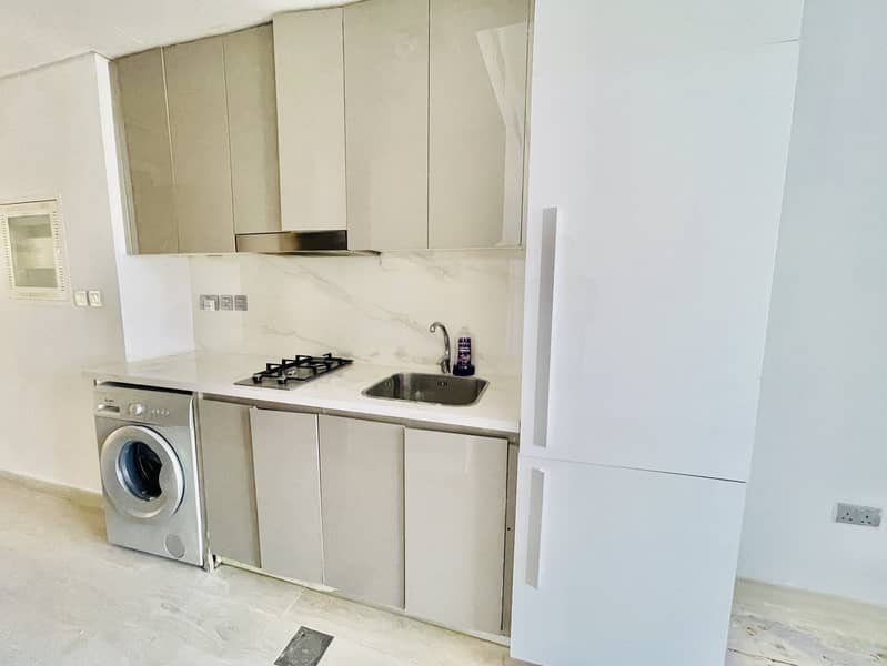 Chiller Free | Modern Studio | Full Luxury Amenities | Azizi Riviera, Meydan