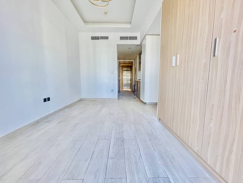 Chiller Free | Modern Studio | Full Luxury Amenities | Azizi Riviera, Meydan