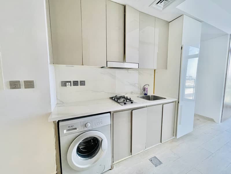 Chiller Free | Modern Studio | Full Luxury Amenities | Azizi Riviera, Meydan - Image 10