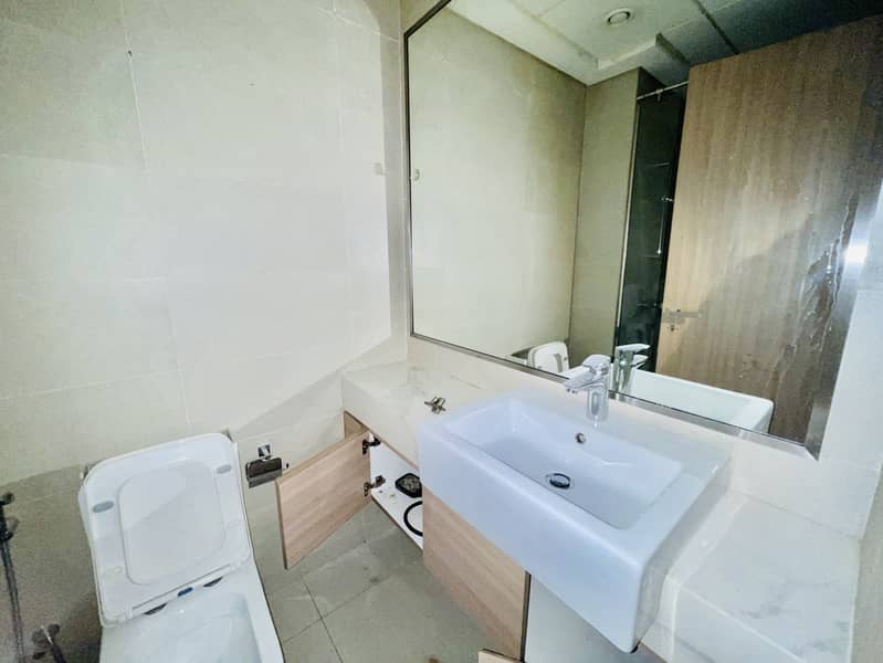 Chiller Free | Modern Studio | Full Luxury Amenities | Azizi Riviera, Meydan - Image 12