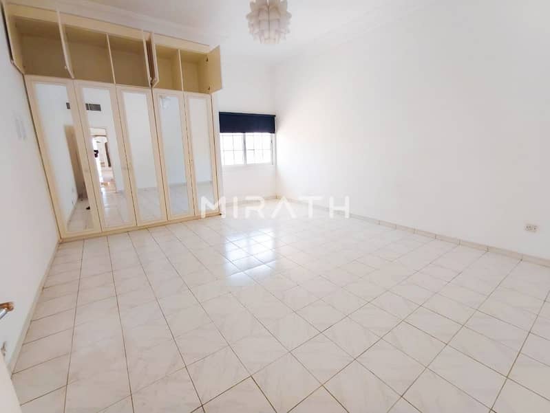 5BR Villa| Spacious Layout | Under Renovation - Image 8