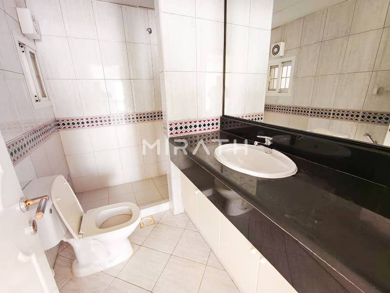 5BR Villa| Spacious Layout | Under Renovation - Image 9