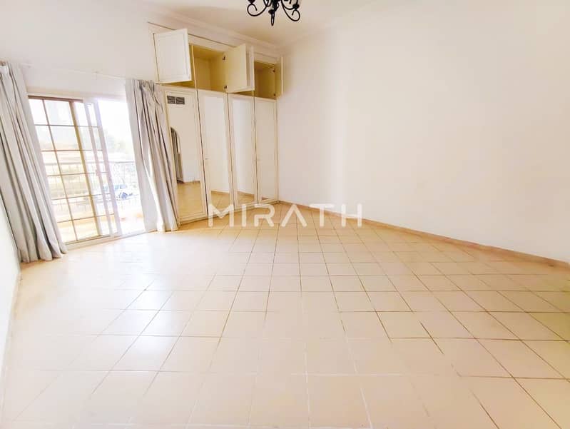 5BR Villa| Spacious Layout | Under Renovation - Image 10