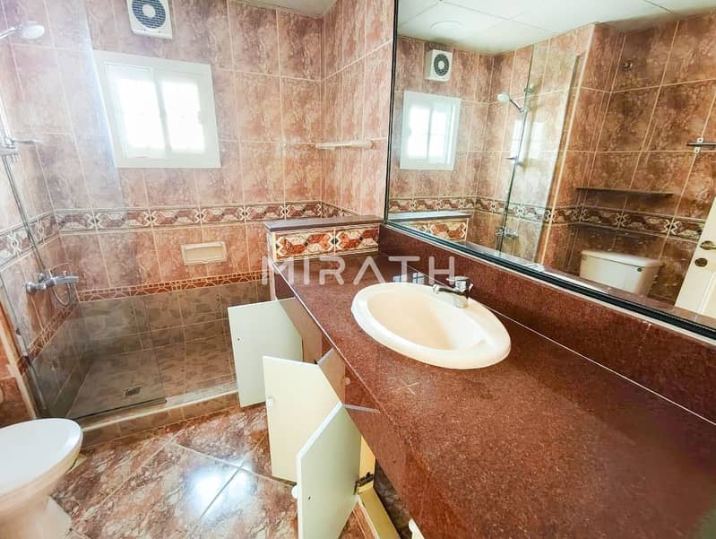 5BR Villa| Spacious Layout | Under Renovation - Image 11