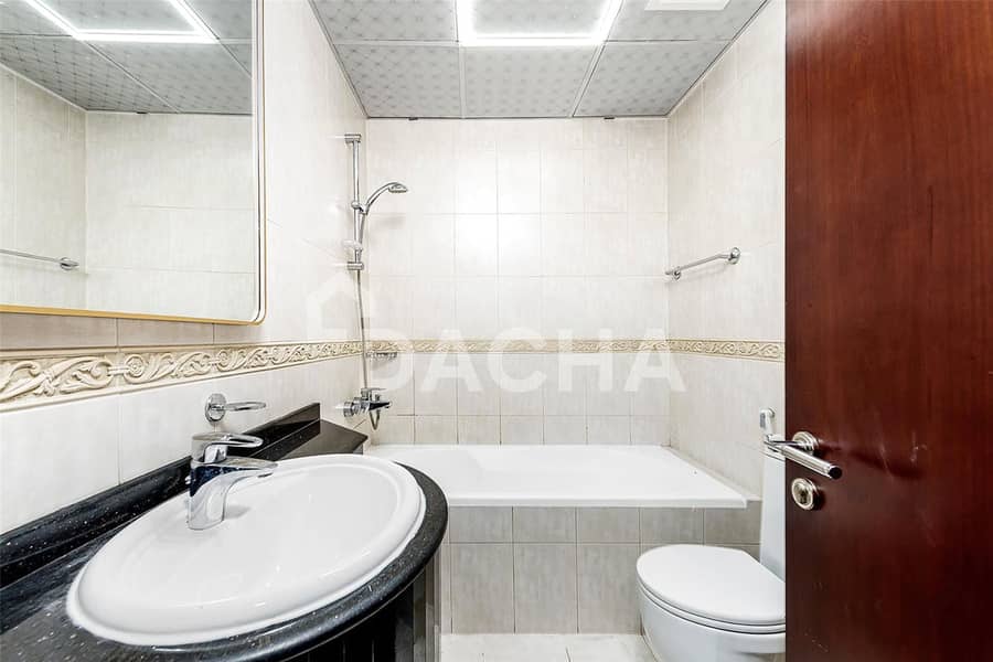 Penthouse | Fully Upgraded | Full Sea View - Image 12