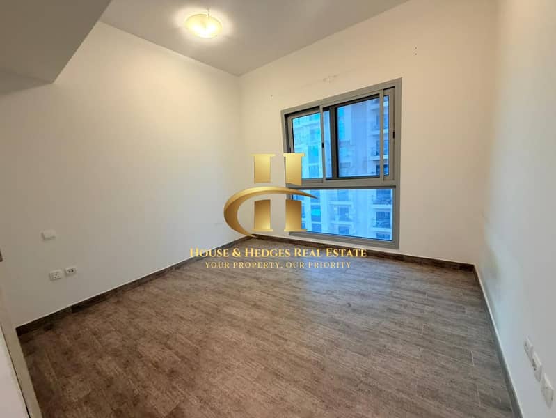 2BHK+Close Kitchen | High Floor | Park View