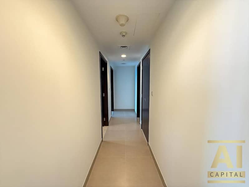 SPACIOUS LAYOUT I FULL CANAL VIEW I TERRACE - Image 7