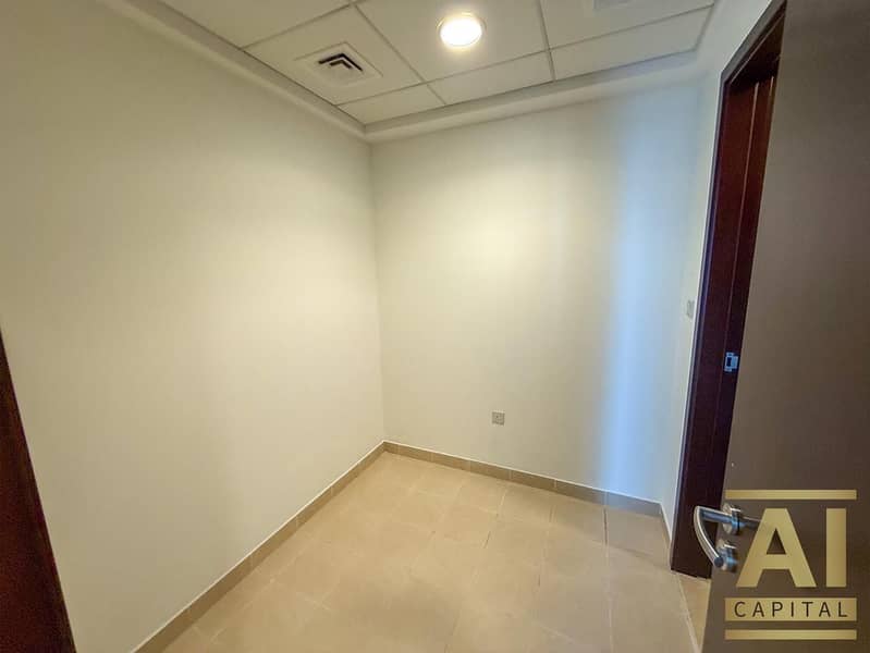 SPACIOUS LAYOUT I FULL CANAL VIEW I TERRACE - Image 9