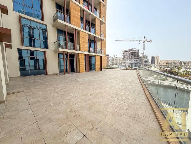 SPACIOUS LAYOUT I FULL CANAL VIEW I TERRACE - Image 13