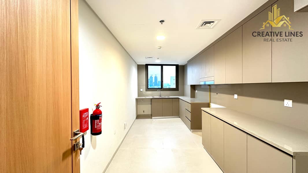 SPACIOUS 3BED MAID ROOM STORAGE AREA