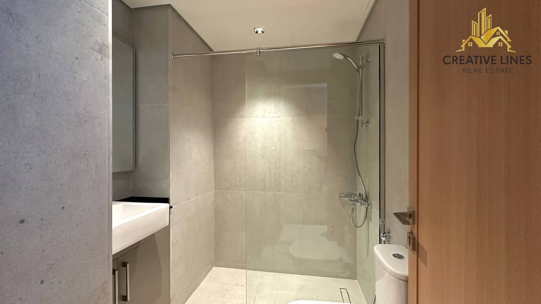 SPACIOUS 3BED MAID ROOM STORAGE AREA - Image 10