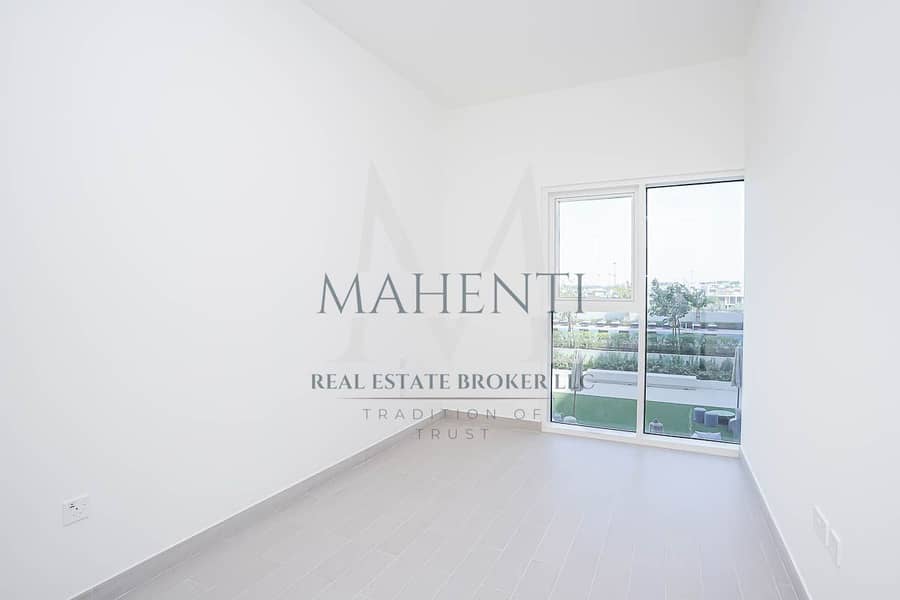 Vacant 2-Bedroom | Pool View | Golfville - Image 9