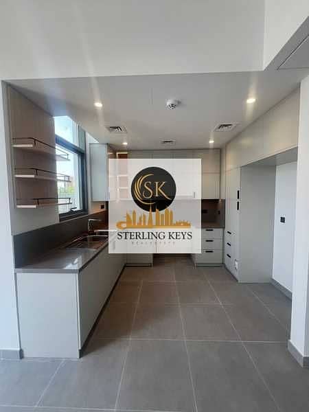 ON POOL AND PARK | LANDSCAPED GARDEN | SERIOUS SELLER