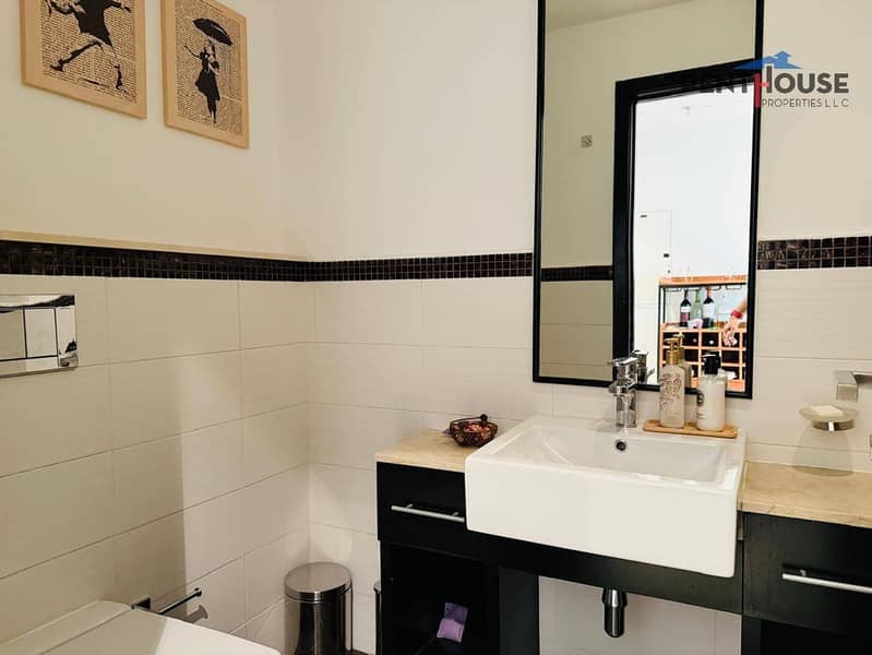 Fully Furnished | Upgraded | Marina and Sea View - Image 17