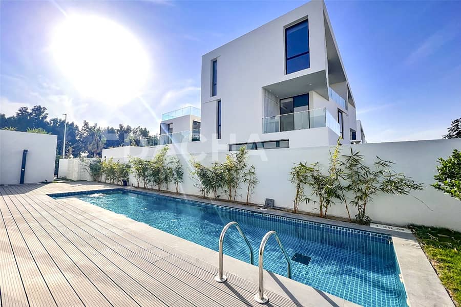 Ready to Move | Lagoon View | Chorisia 1