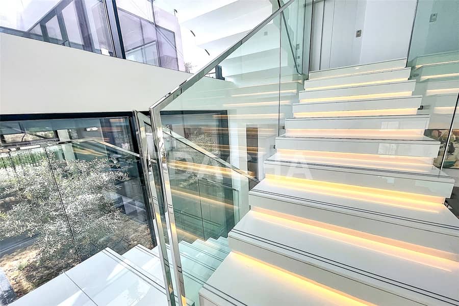 Ready to Move | Lagoon View | Chorisia 1