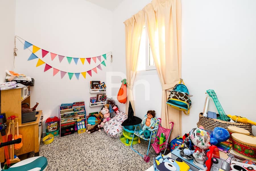 Exclusive | Cash buyer only | Type 4M | Single Row - Image 6