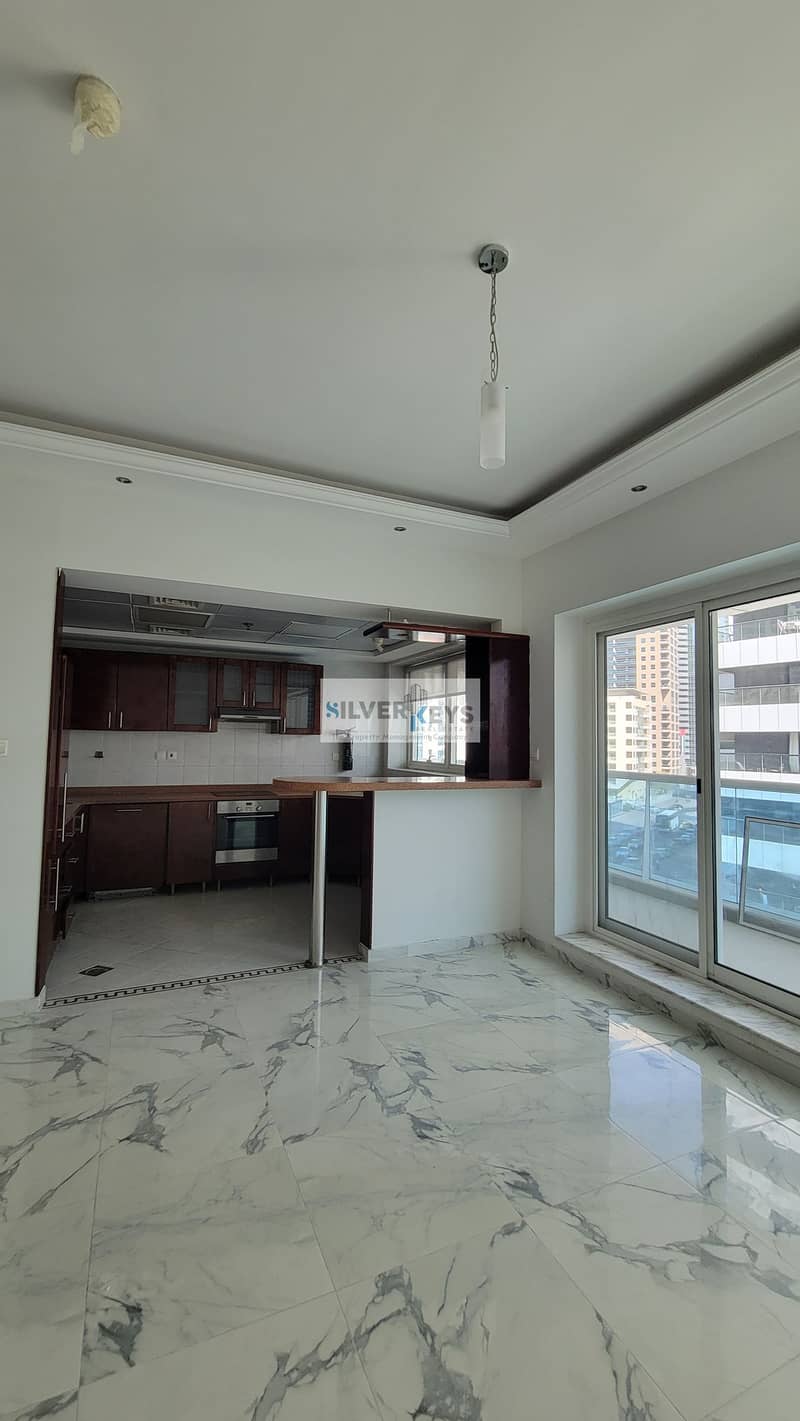 MORDERN AND WELL CONNECTED 1 BHK WITH BIG SPACIOUS HALL AND AN OPEN KITCHEN