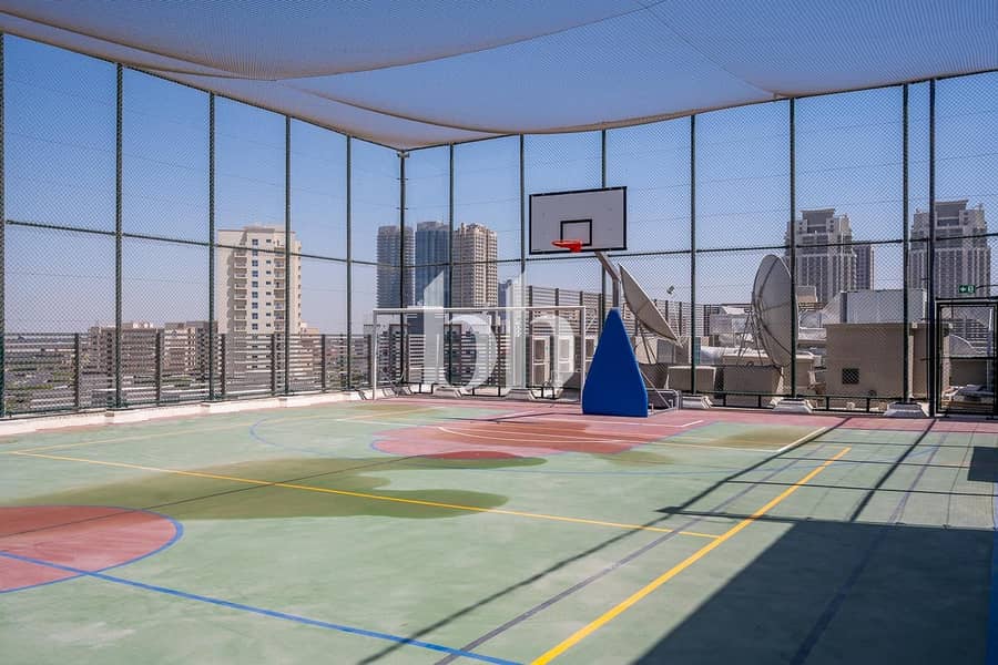 Corner Villa | 5 Bed Plus Maid Room |Move In Ready - Image 6