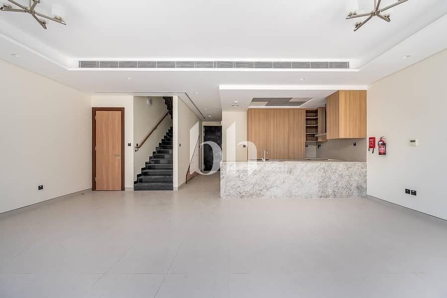 Corner Villa | 5 Bed Plus Maid Room |Move In Ready - Image 12