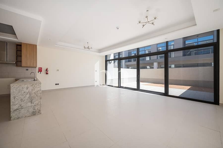 Corner Villa | 5 Bed Plus Maid Room |Move In Ready - Image 13