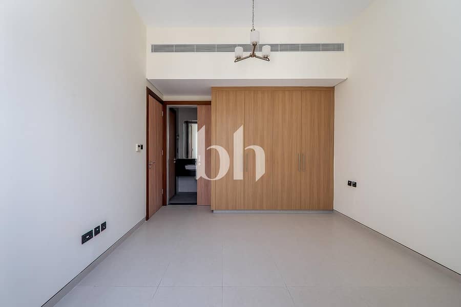 Corner Villa | 5 Bed Plus Maid Room |Move In Ready - Image 15