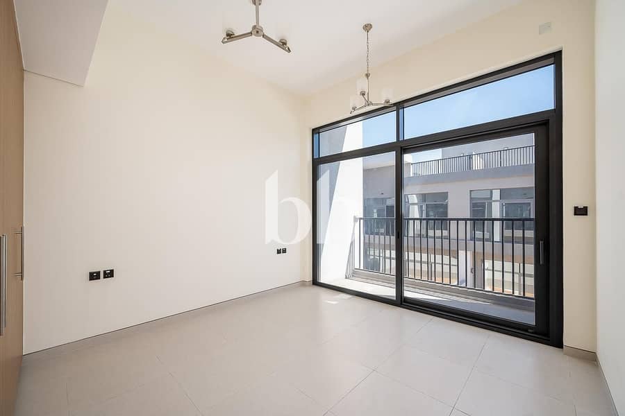 Corner Villa | 5 Bed Plus Maid Room |Move In Ready - Image 17