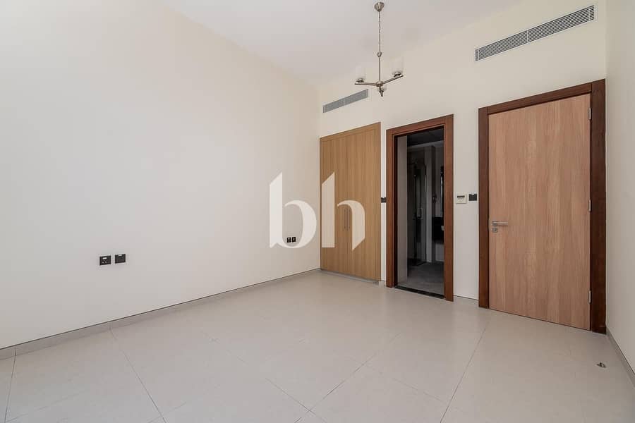 Corner Villa | 5 Bed Plus Maid Room |Move In Ready - Image 18