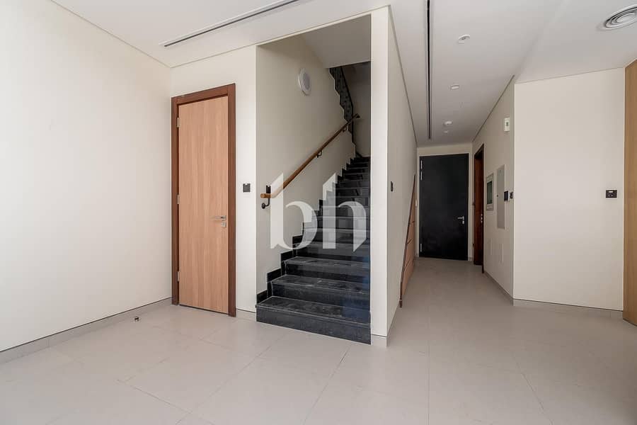 Corner Villa | 5 Bed Plus Maid Room |Move In Ready - Image 20