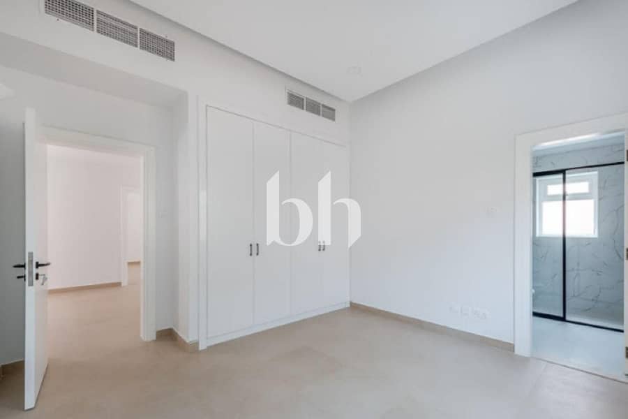 Well-Maintained 3BR Villa | Private Garden |Vacant - Image 6