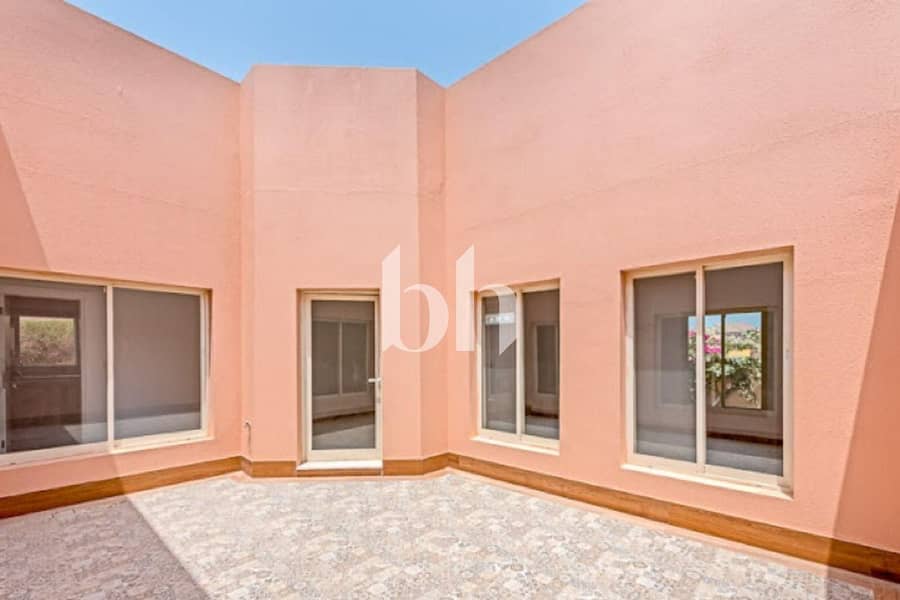 Well-Maintained 3BR Villa | Private Garden |Vacant - Image 11