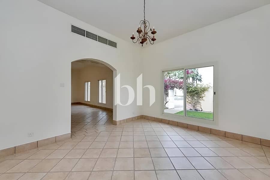 Well-Maintained 3BR Villa | Private Garden |Vacant - Image 14