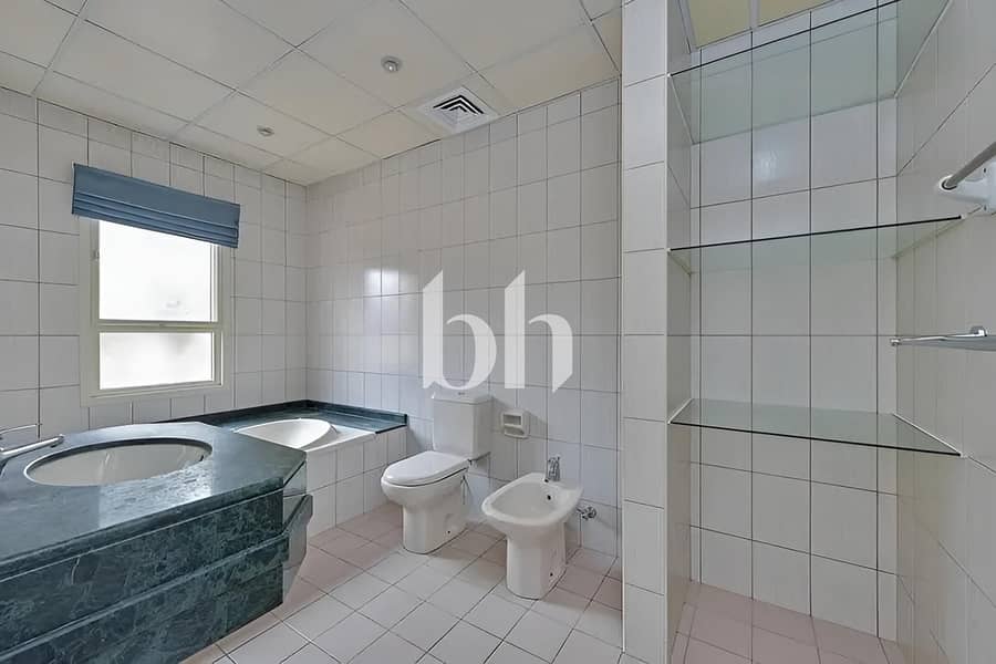 Well-Maintained 3BR Villa | Private Garden |Vacant - Image 23