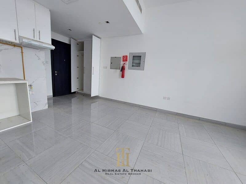 Premium Studio Living /Prime JVC Location/ Balcony - Image 11