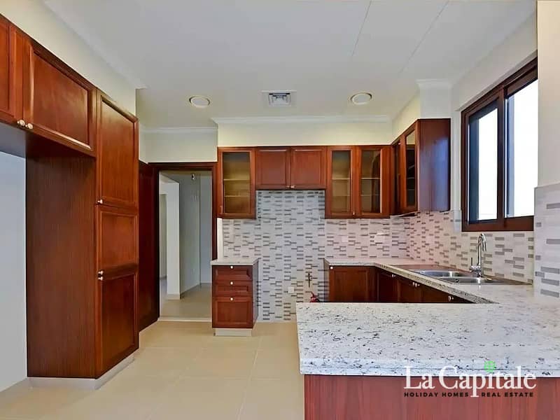 Single Row | Huge Layout | Negotiable