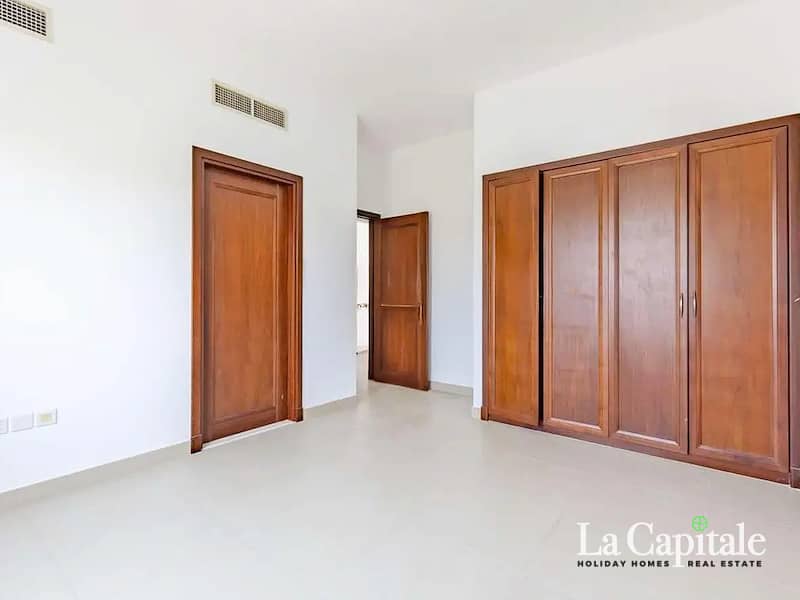 Single Row | Huge Layout | Negotiable - Image 6