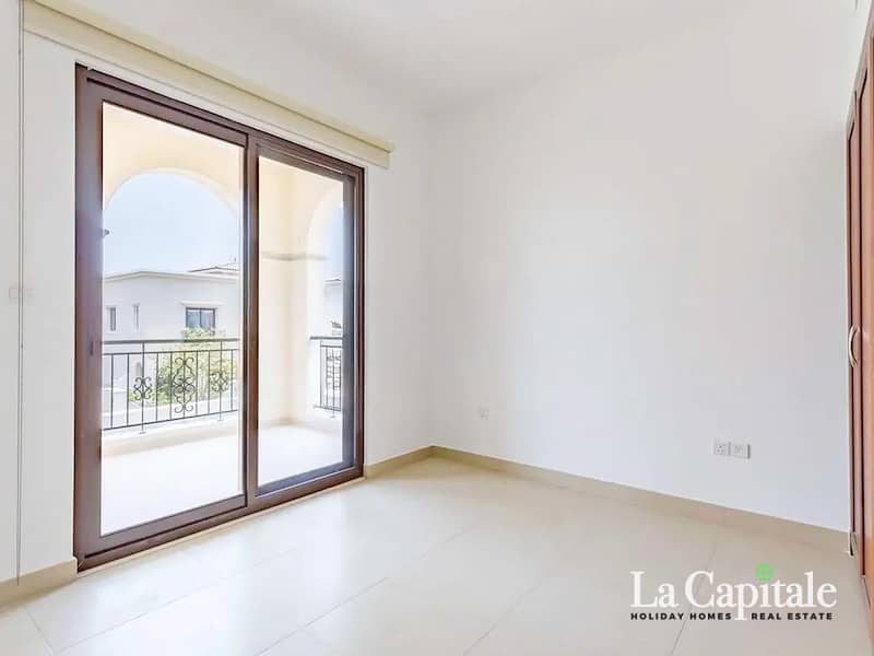 Single Row | Huge Layout | Negotiable - Image 9