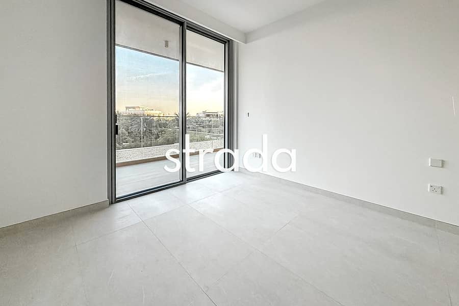 Spacious | Pool View | Available Now - Image 6