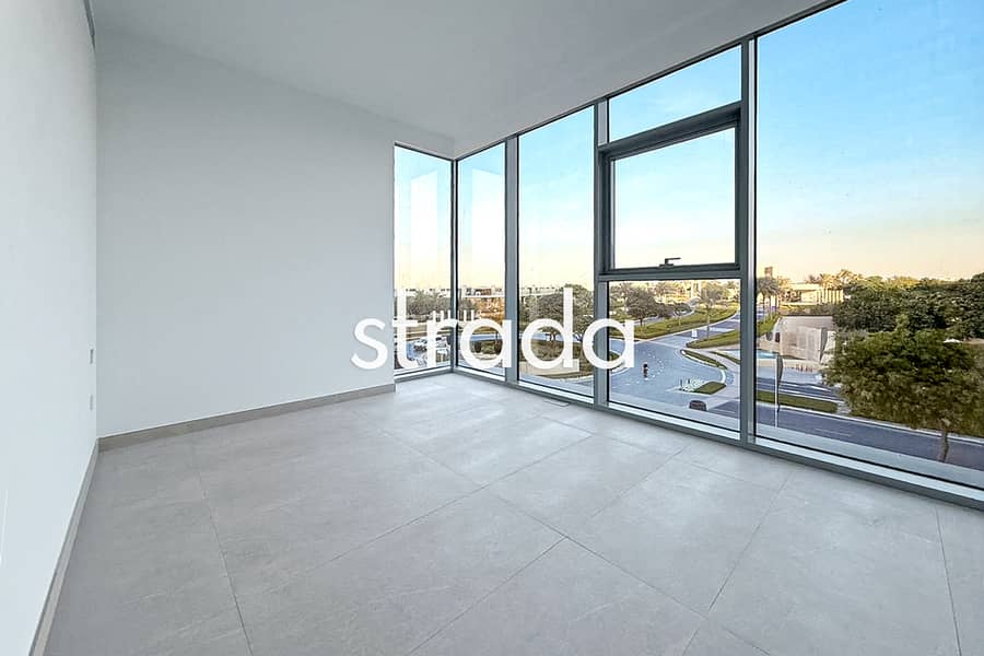 Spacious | Pool View | Available Now - Image 9